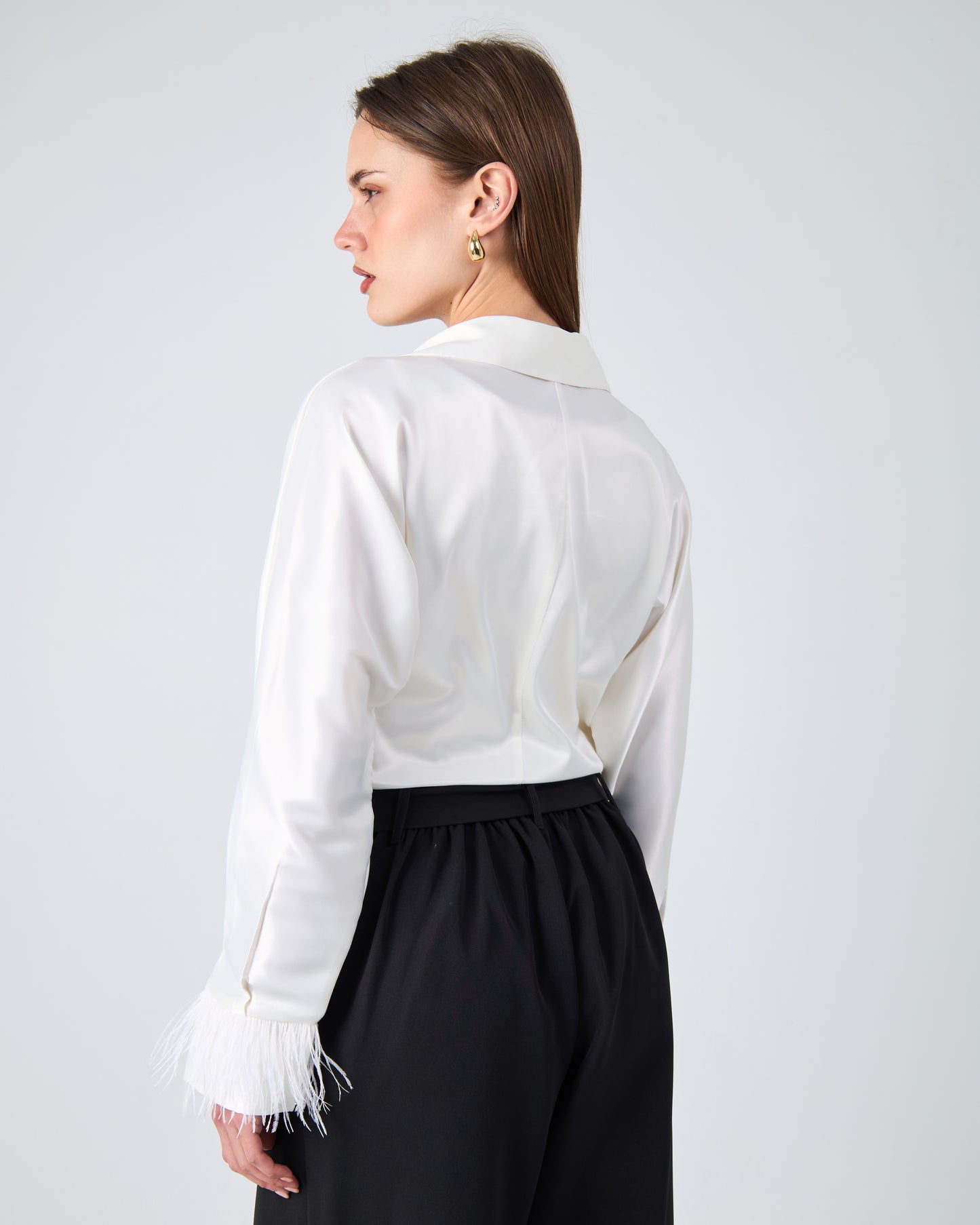 Blouse With Feathers And Wide Sleeves In White