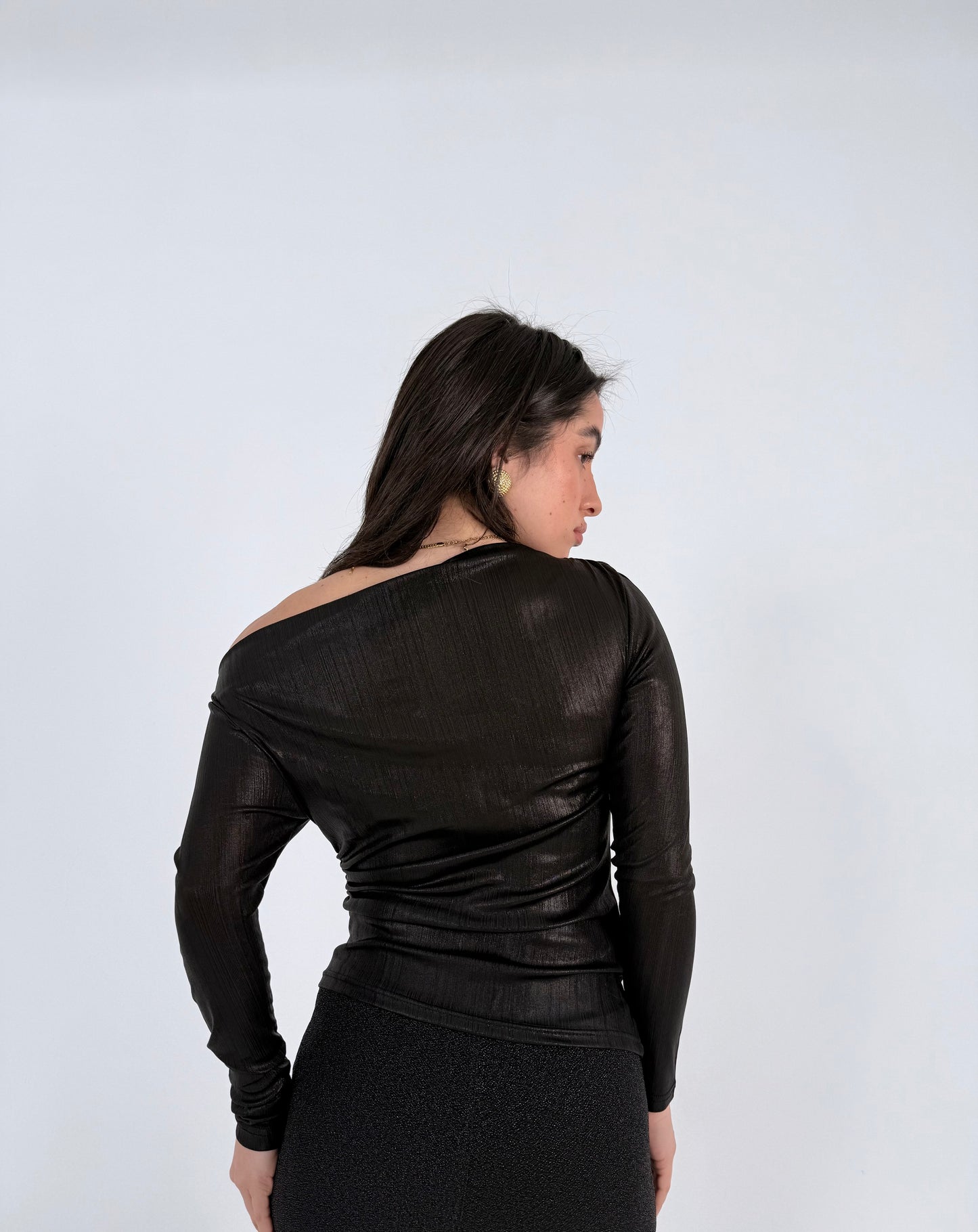 Metalic One-Shoulder Top In Black