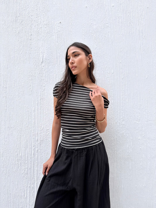 Outline Stripe Top In Black