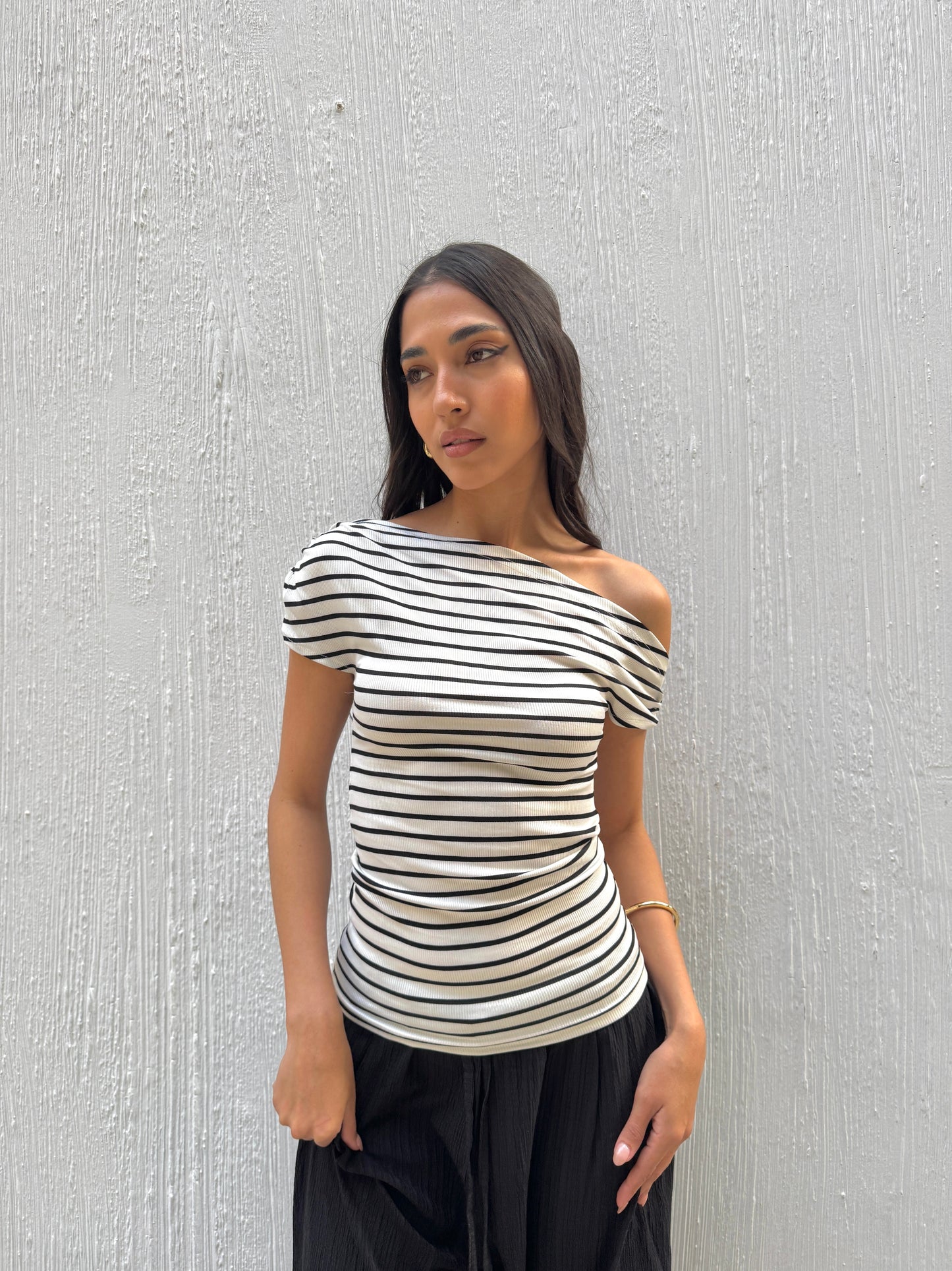Outline Stripe Top In Black