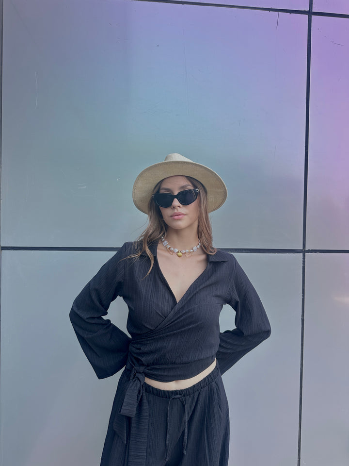 Wrap Me Right Top In Black