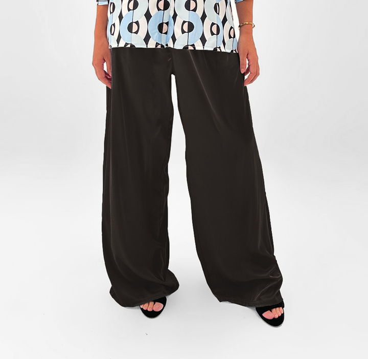 Cloud Flow Pants In Black