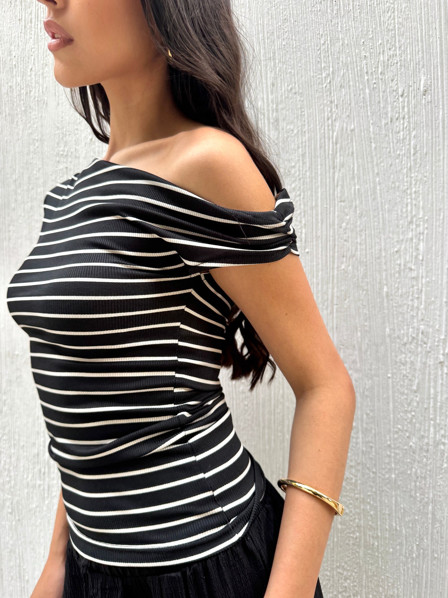 Outline Stripe Top In Black