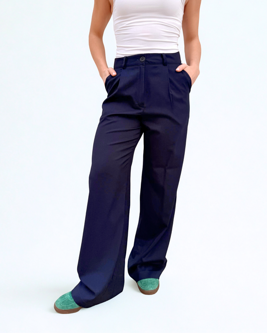 The Essential Pants In DarkBlue