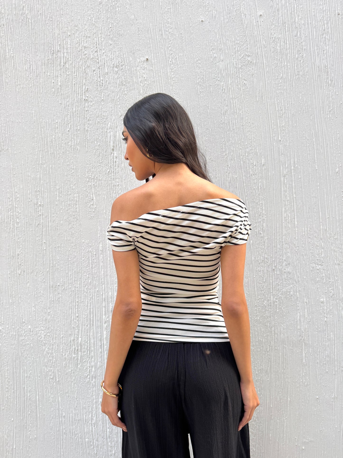 Outline Stripe Top In Black