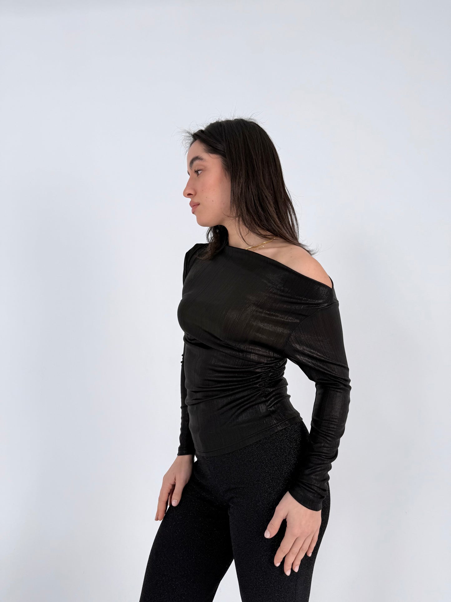 Metalic One-Shoulder Top In Black